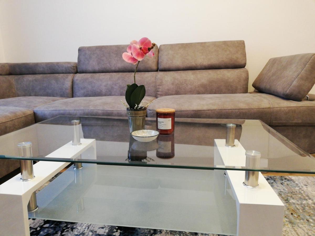 Maria-Luiza'S Cozy Central Apartment โซเฟีย ภายนอก รูปภาพ